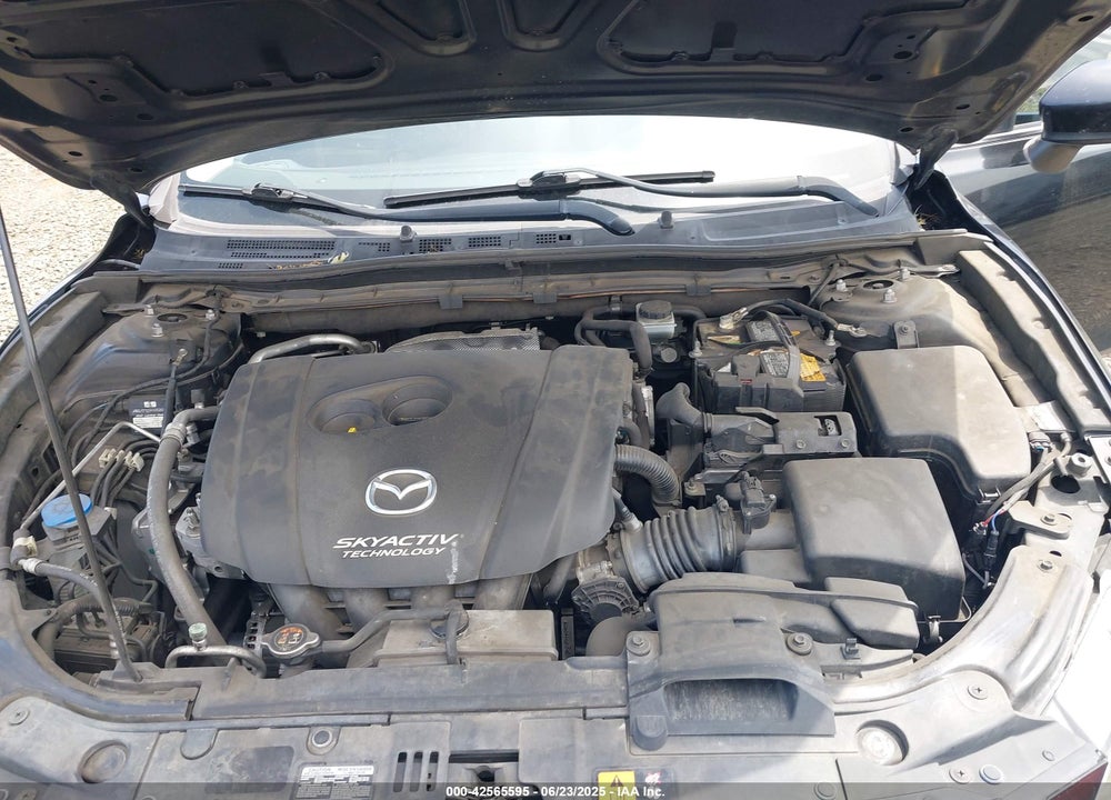 2014 MAZDA 3 VIN: JM1BM1V7XE1179674