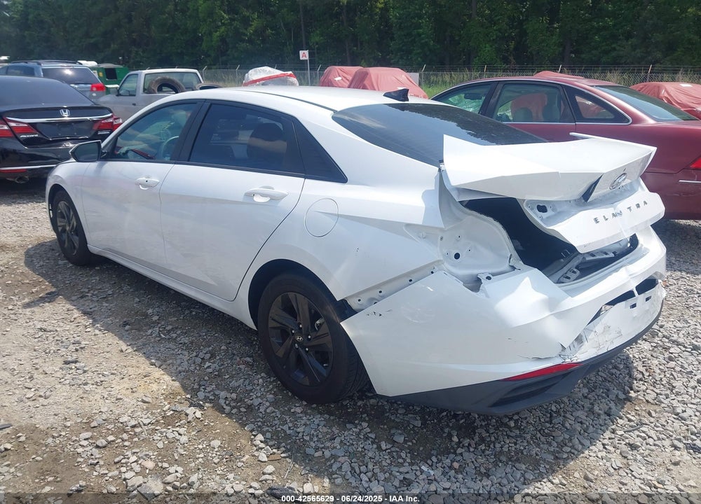 2022 HYUNDAI ELANTRA VIN: 5NPLM4AG9NH066707