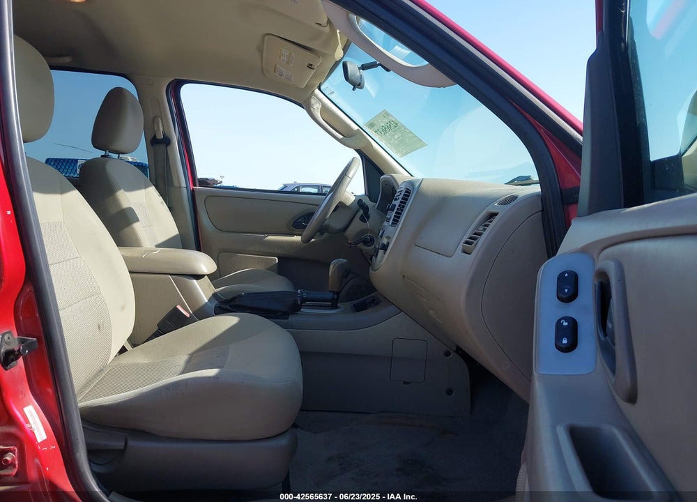 2006 FORD ESCAPE VIN: 1FMYU03106KB20126