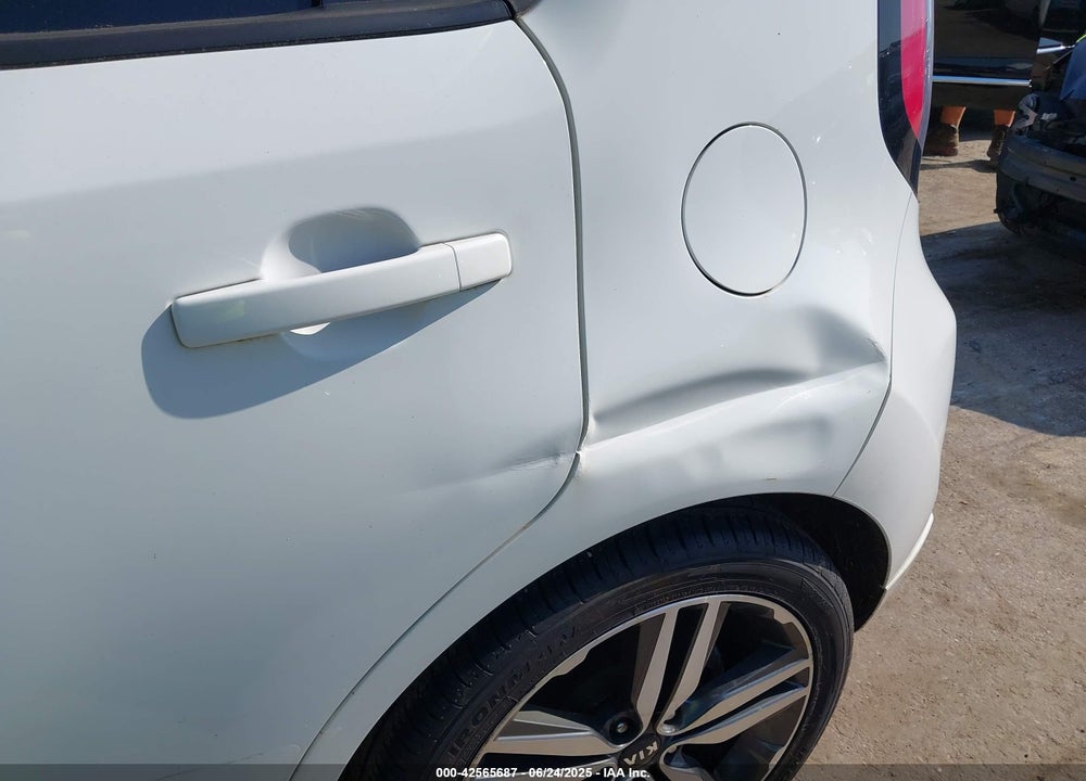 2014 KIA SOUL VIN: KNDJP3A51E7028755