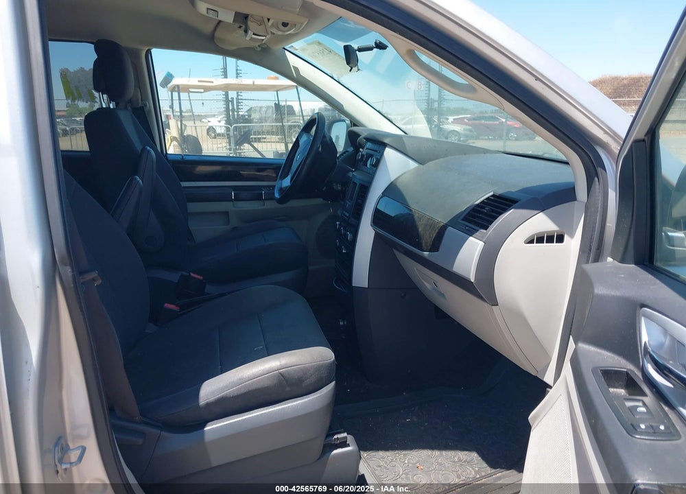 2010 DODGE GRAND CARAVAN SXT VIN: 2D4RN5D1XAR458695