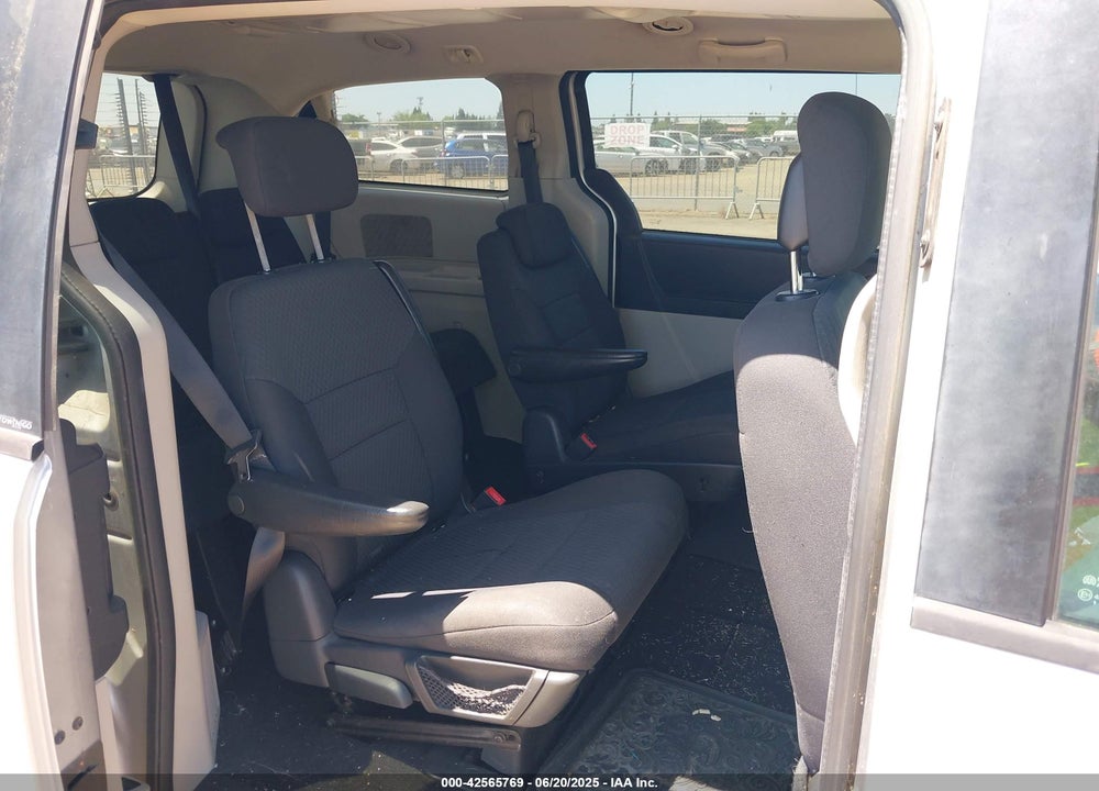 2010 DODGE GRAND CARAVAN SXT VIN: 2D4RN5D1XAR458695