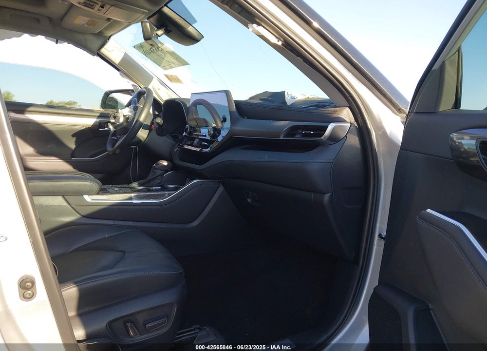 2024 TOYOTA HIGHLANDER HYBRID VIN: 5TDYARAH0RS530455