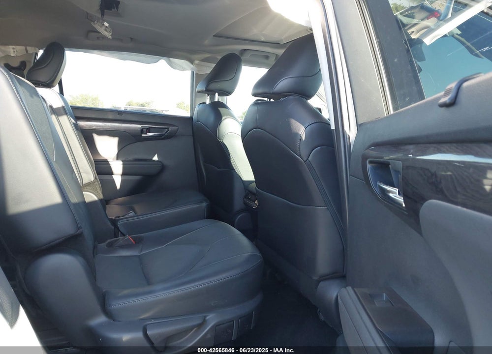 2024 TOYOTA HIGHLANDER HYBRID VIN: 5TDYARAH0RS530455