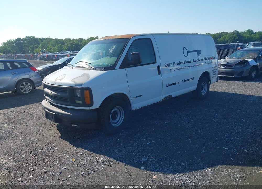 2001 CHEVROLET EXPRESS VIN: 1GCFG15W411185187