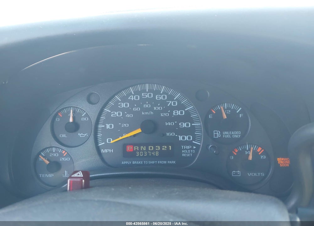 2001 CHEVROLET EXPRESS VIN: 1GCFG15W411185187