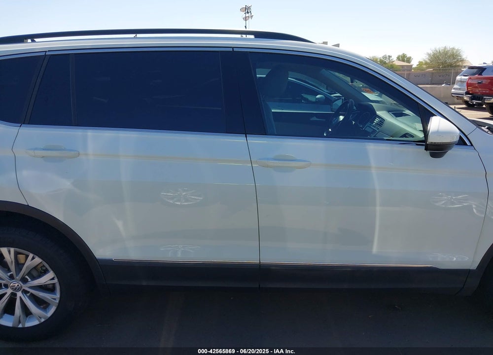 2018 VOLKSWAGEN TIGUAN VIN: 3VV3B7AX4JM156909