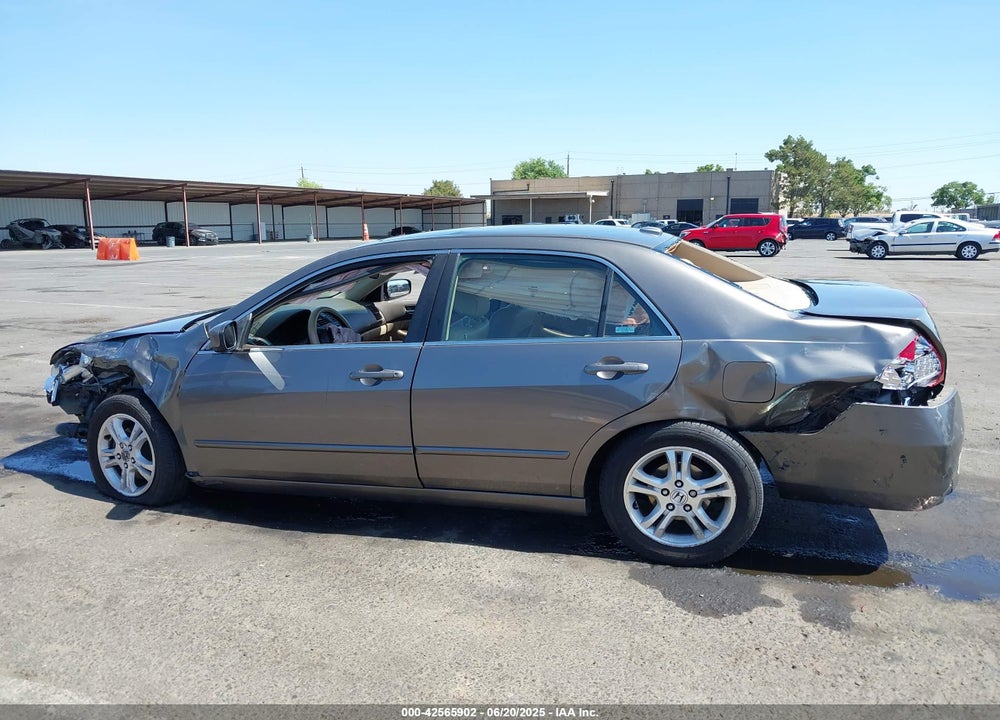 2006 HONDA ACCORD 2.4 EX VIN: JHMCM56836C009681