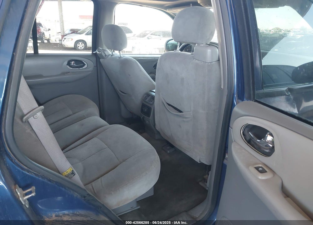 2005 CHEVROLET TRAILBLAZER LS VIN: 1GNDS13S952259362
