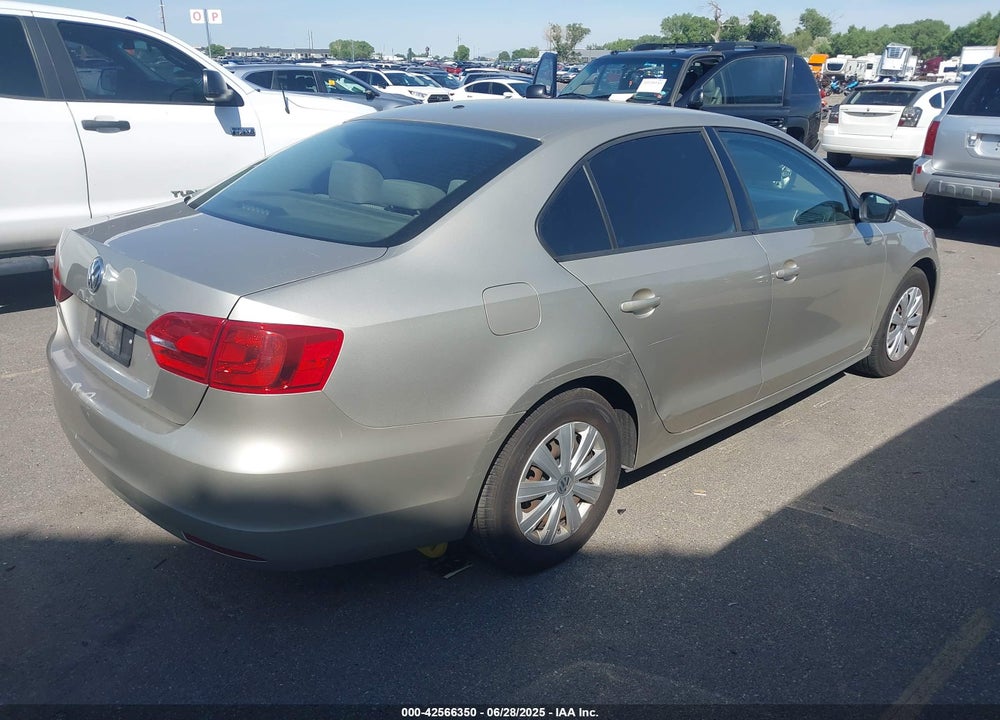 2014 VOLKSWAGEN JETTA 2.0L S VIN: 3VW2K7AJ3EM251048