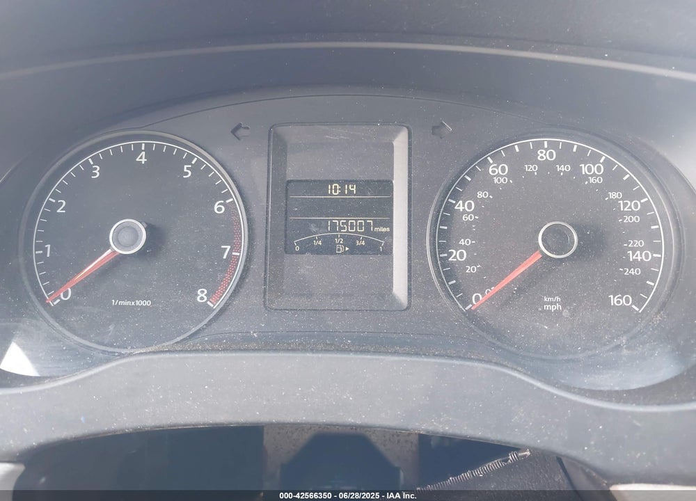 2014 VOLKSWAGEN JETTA 2.0L S VIN: 3VW2K7AJ3EM251048