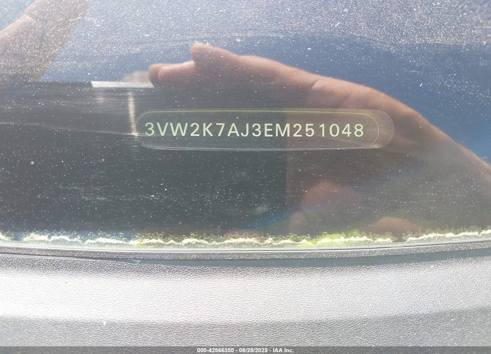 2014 VOLKSWAGEN JETTA 2.0L S VIN: 3VW2K7AJ3EM251048