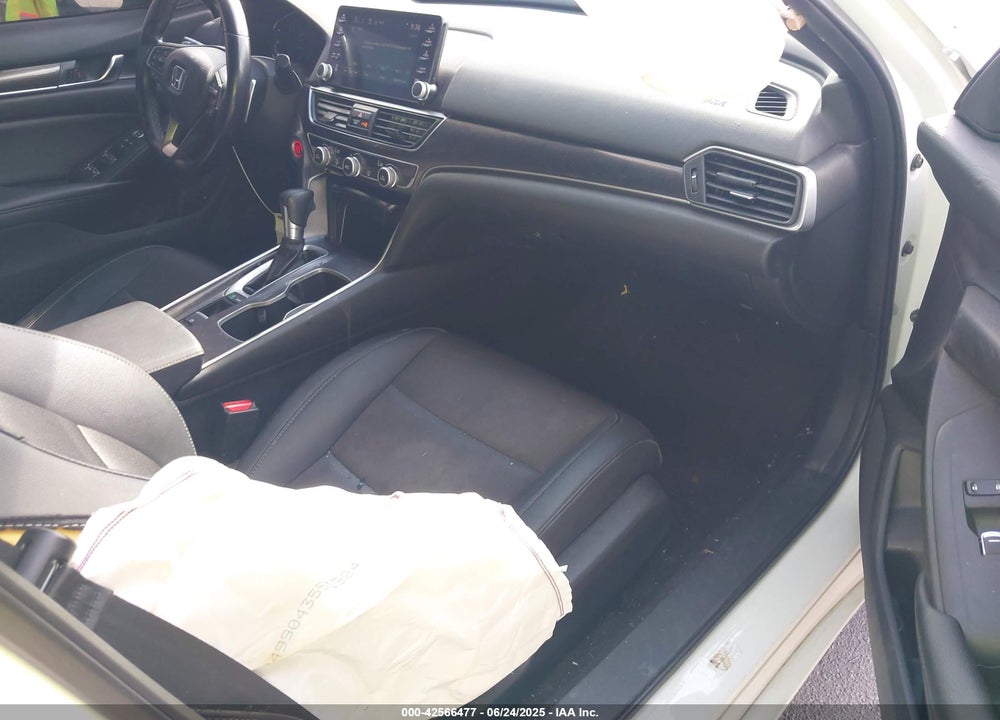 2019 HONDA ACCORD VIN: 1HGCV1F37KA130085