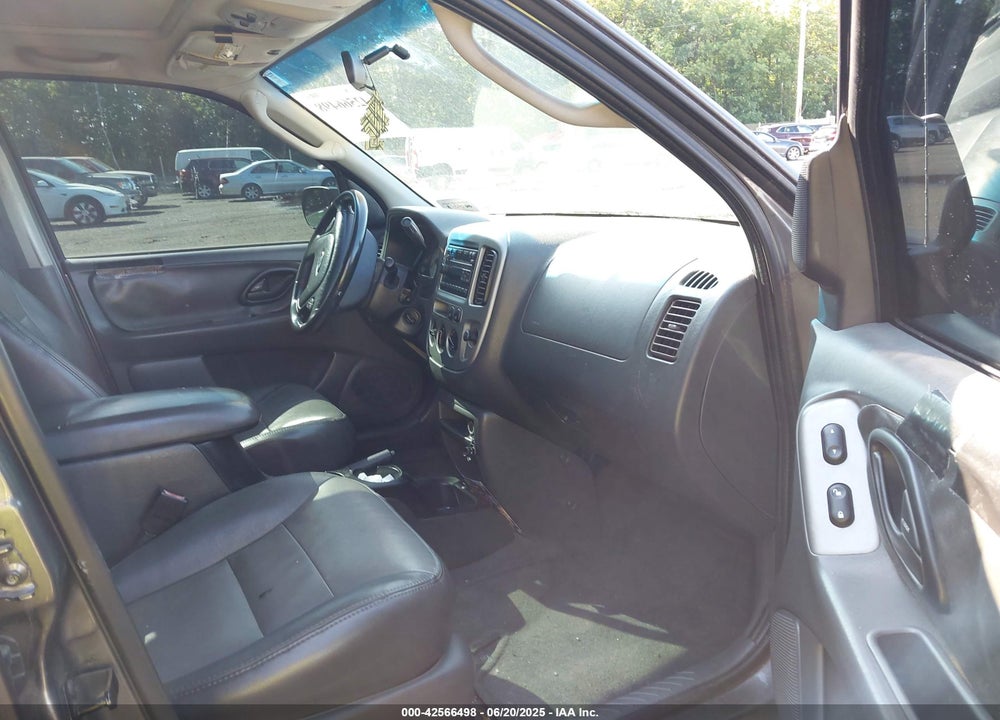 2004 FORD ESCAPE XLT VIN: 1FMCU031X4DA18148