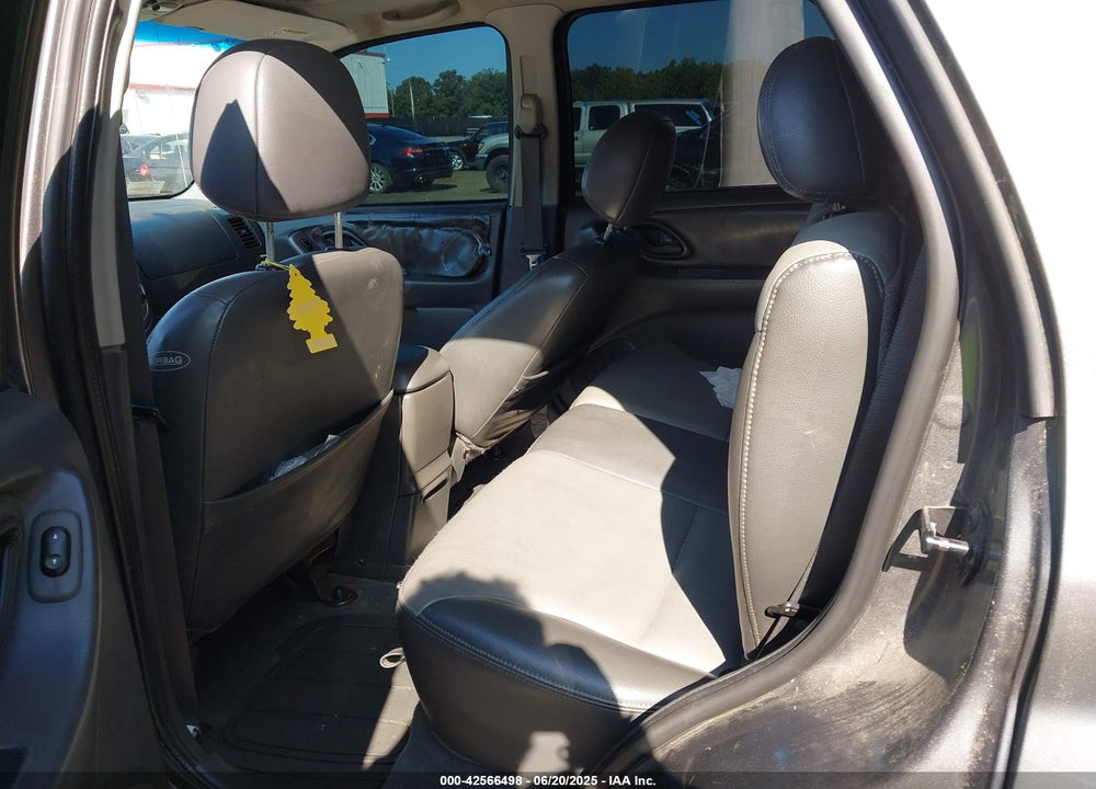 2004 FORD ESCAPE XLT VIN: 1FMCU031X4DA18148