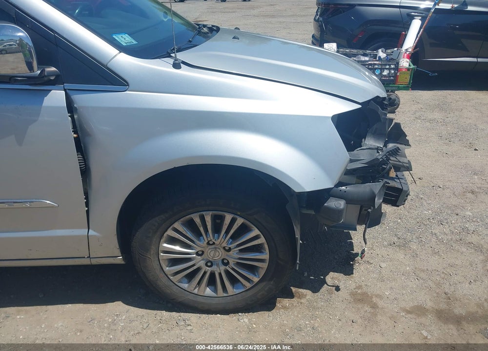 2011 CHRYSLER TOWN & COUNTRY LIMITED VIN: 2A4RR6DG3BR630346