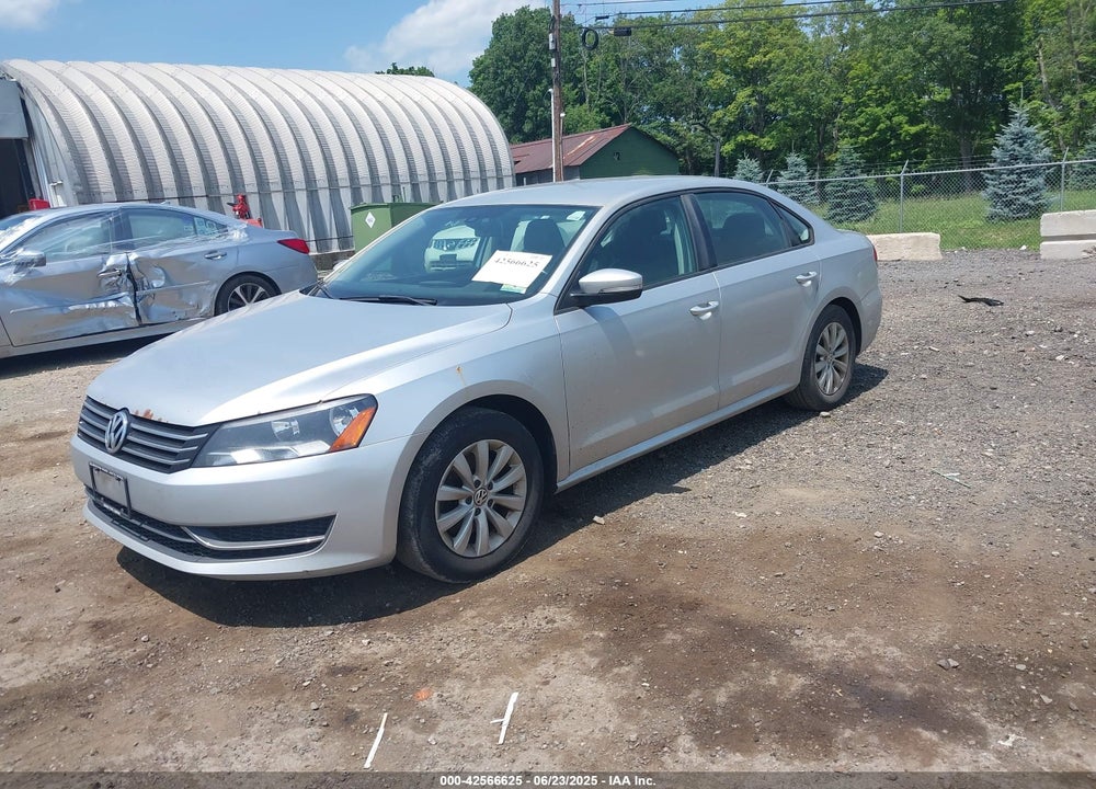 2014 VOLKSWAGEN PASSAT VIN: 1VWAT7A38EC070085