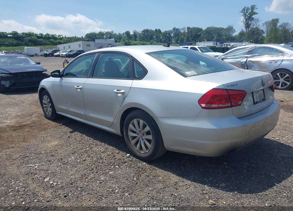 2014 VOLKSWAGEN PASSAT VIN: 1VWAT7A38EC070085