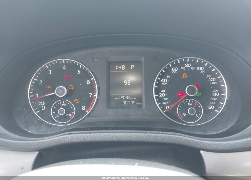 2014 VOLKSWAGEN PASSAT VIN: 1VWAT7A38EC070085