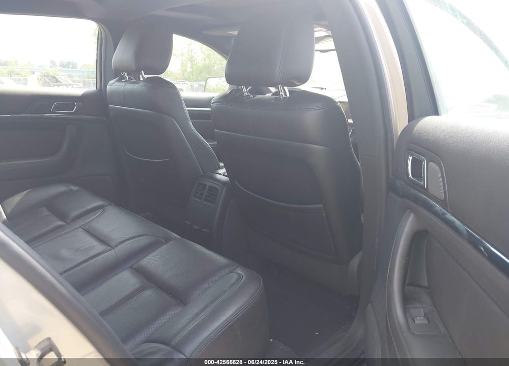 2009 LINCOLN MKS VIN: 1LNHM93R09G610843