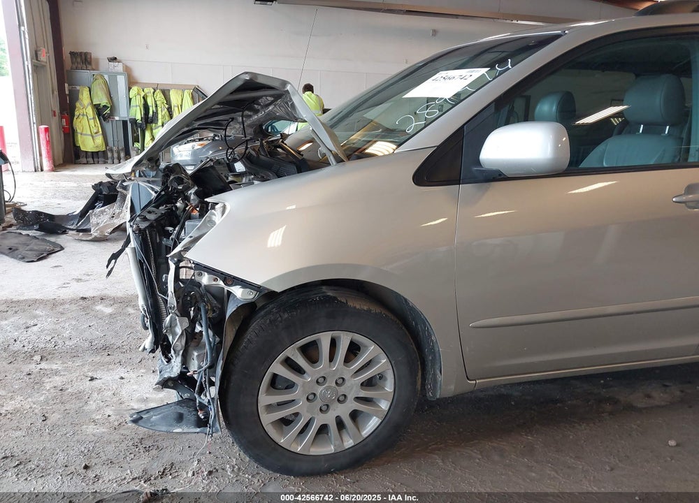 2010 TOYOTA SIENNA XLE VIN: 5TDYK4CC4AS289974