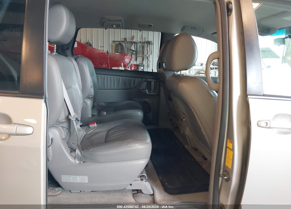 2010 TOYOTA SIENNA XLE VIN: 5TDYK4CC4AS289974