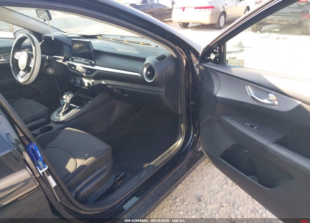 2024 KIA FORTE LXS VIN: 3KPF24AD1RE753814