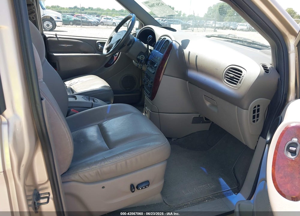 2001 CHRYSLER TOWN & COUNTRY LIMITED VIN: 2C8GP64L01R308700