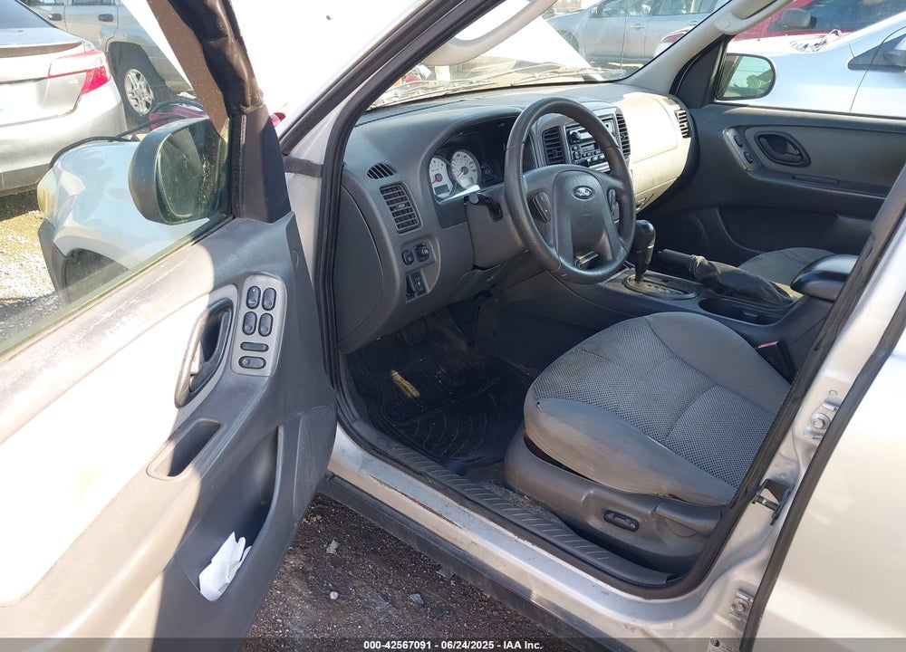 2005 FORD ESCAPE XLT VIN: 1FMYU03175DA18437