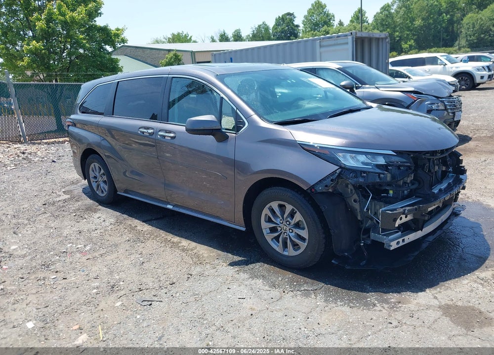 2023 TOYOTA SIENNA XLE VIN: 5TDYRKECXPS139552
