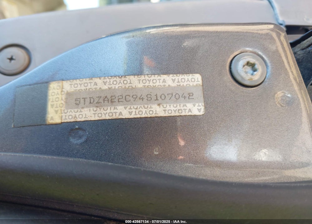 2004 TOYOTA SIENNA XLE VIN: 5TDZA22C94S107042