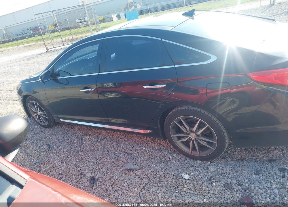 2015 HYUNDAI SONATA VIN: 5NPE34AB6FH070067