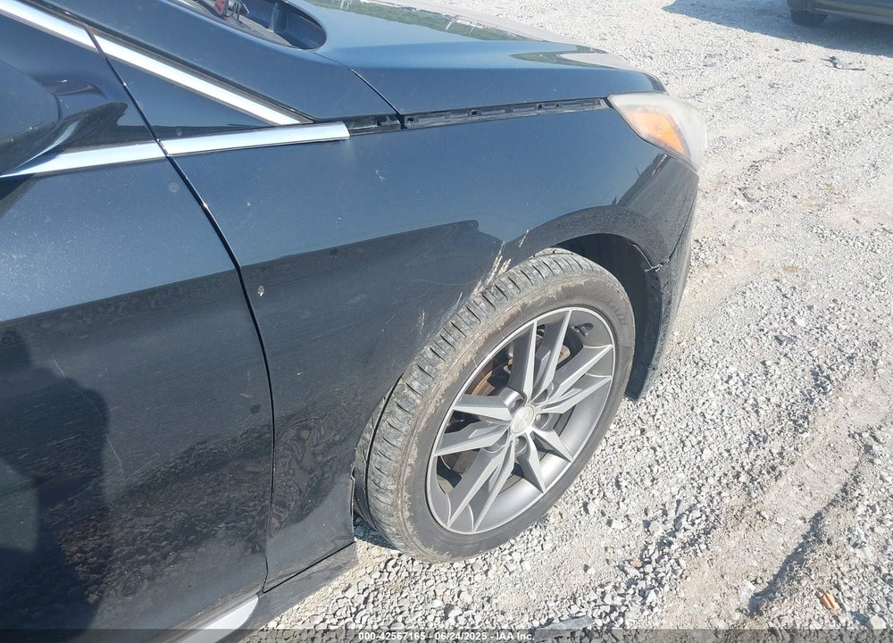 2015 HYUNDAI SONATA VIN: 5NPE34AB6FH070067