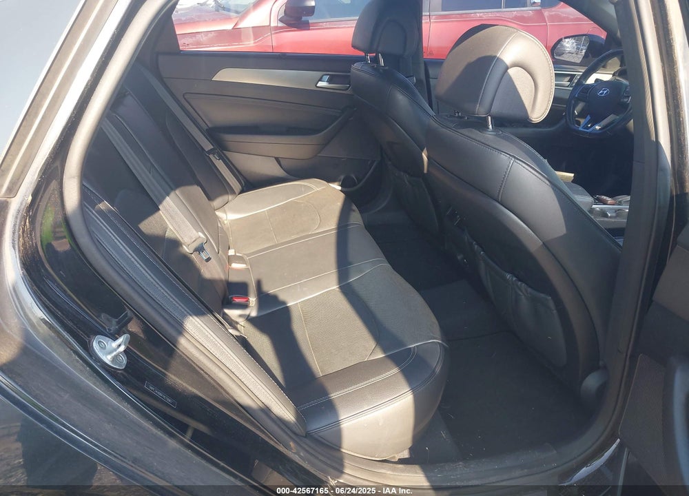 2015 HYUNDAI SONATA VIN: 5NPE34AB6FH070067