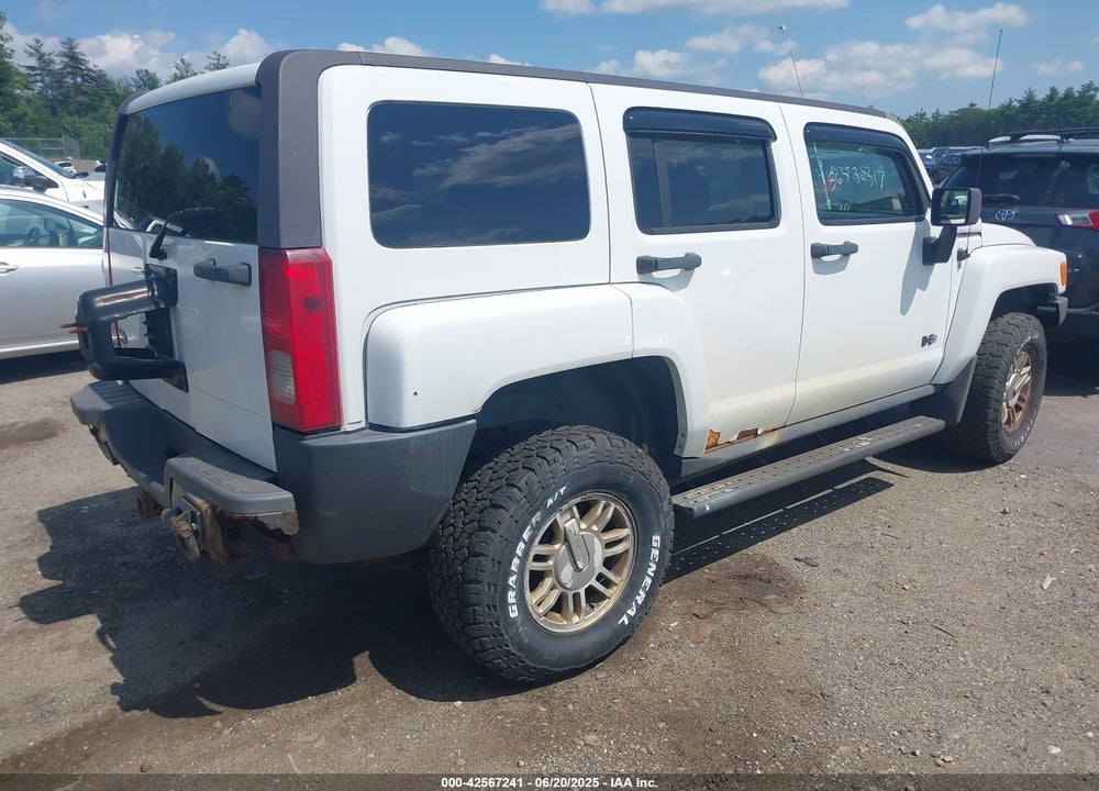 2007 HUMMER H3 SUV VIN: 5GTDN13E278192395