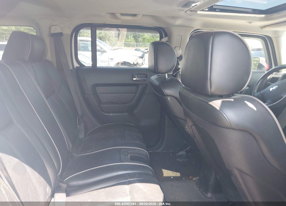 2007 HUMMER H3 SUV VIN: 5GTDN13E278192395