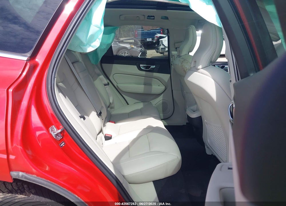 2021 VOLVO XC60 T6 MOMENTUM VIN: YV4A22RK1M1747652