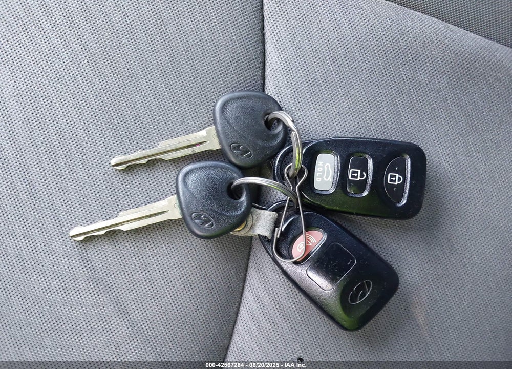 2011 HYUNDAI ELANTRA GLS VIN: 5NPDH4AE8BH022281
