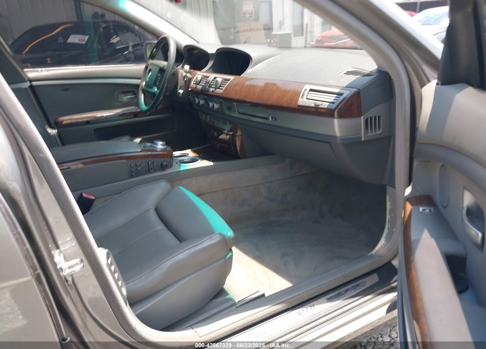 2006 BMW 750LI VIN: WBAHN83596DT33550