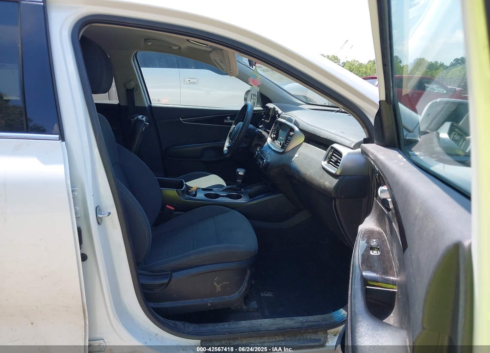 2019 KIA SORENTO VIN: 5XYPGDA51KG560134