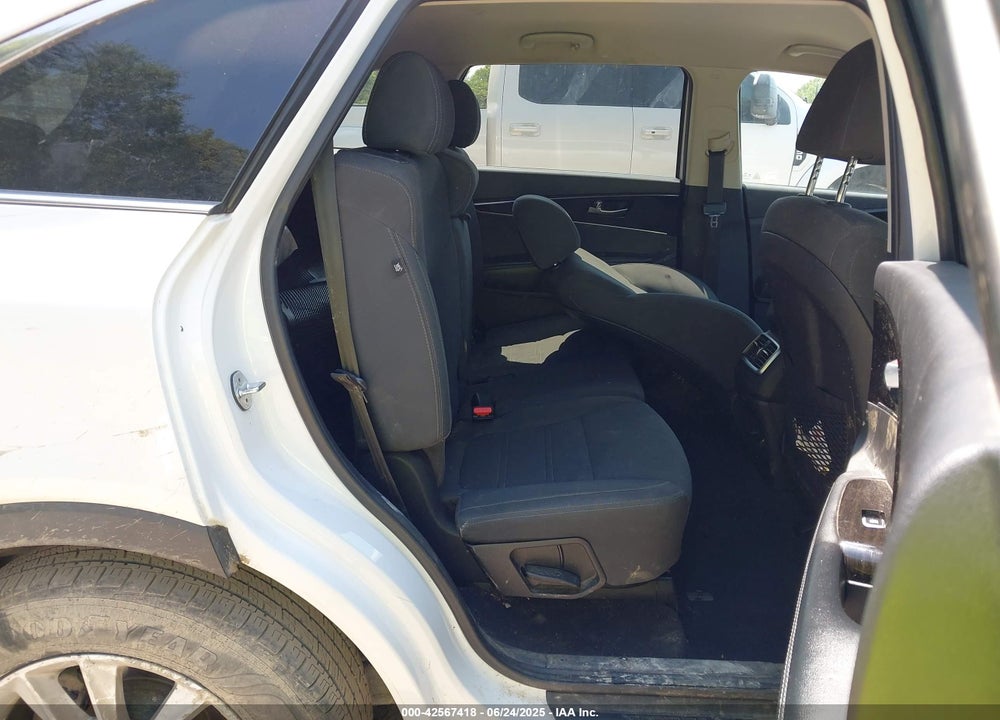 2019 KIA SORENTO VIN: 5XYPGDA51KG560134
