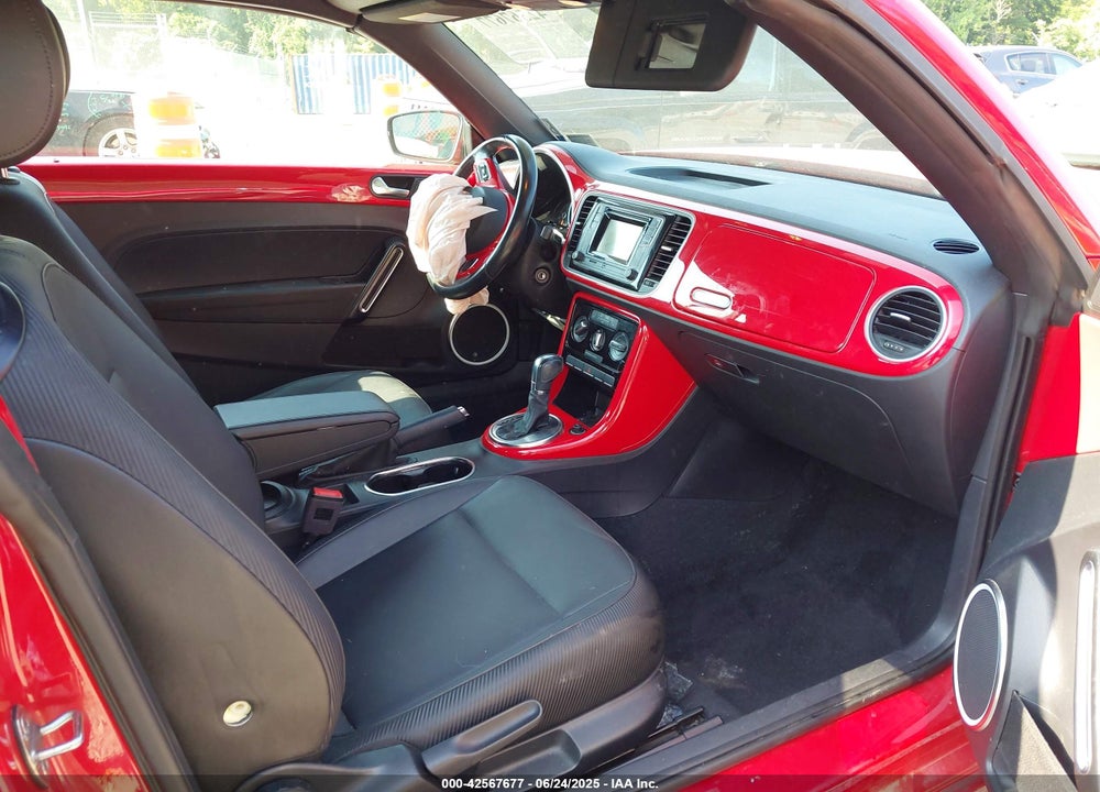 2019 VOLKSWAGEN BEETLE VIN: 3VW5DAAT7KM510898