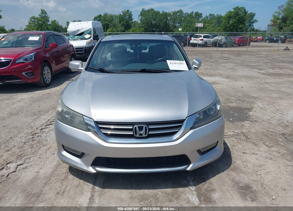 2013 HONDA ACCORD VIN: 1HGCR2F84DA123703