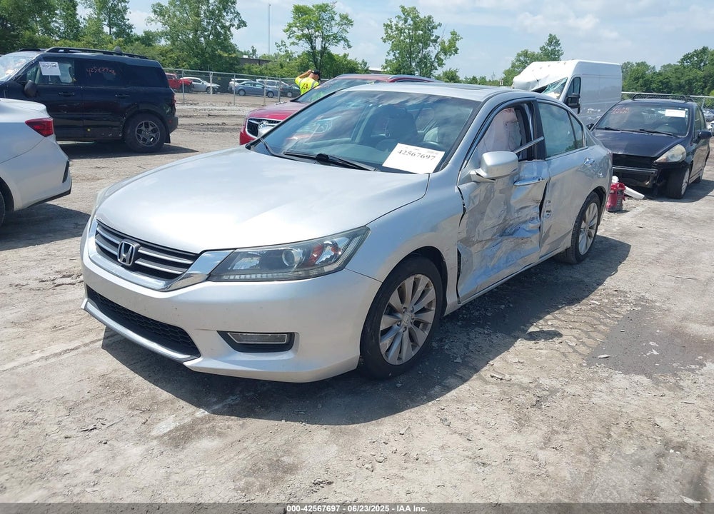 2013 HONDA ACCORD VIN: 1HGCR2F84DA123703