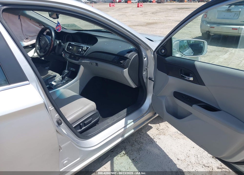 2013 HONDA ACCORD VIN: 1HGCR2F84DA123703