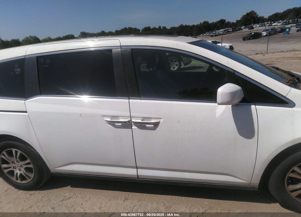 2011 HONDA ODYSSEY EX-L VIN: 5FNRL5H60BB060093