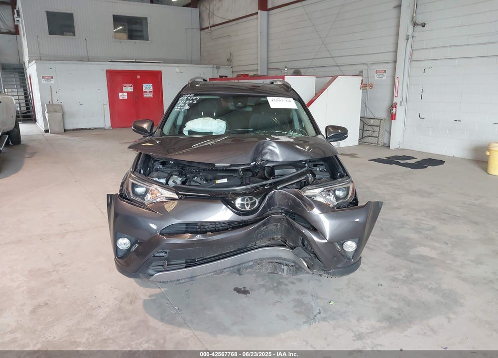 2018 TOYOTA RAV4 XLE VIN: 2T3WFREV1JW439979