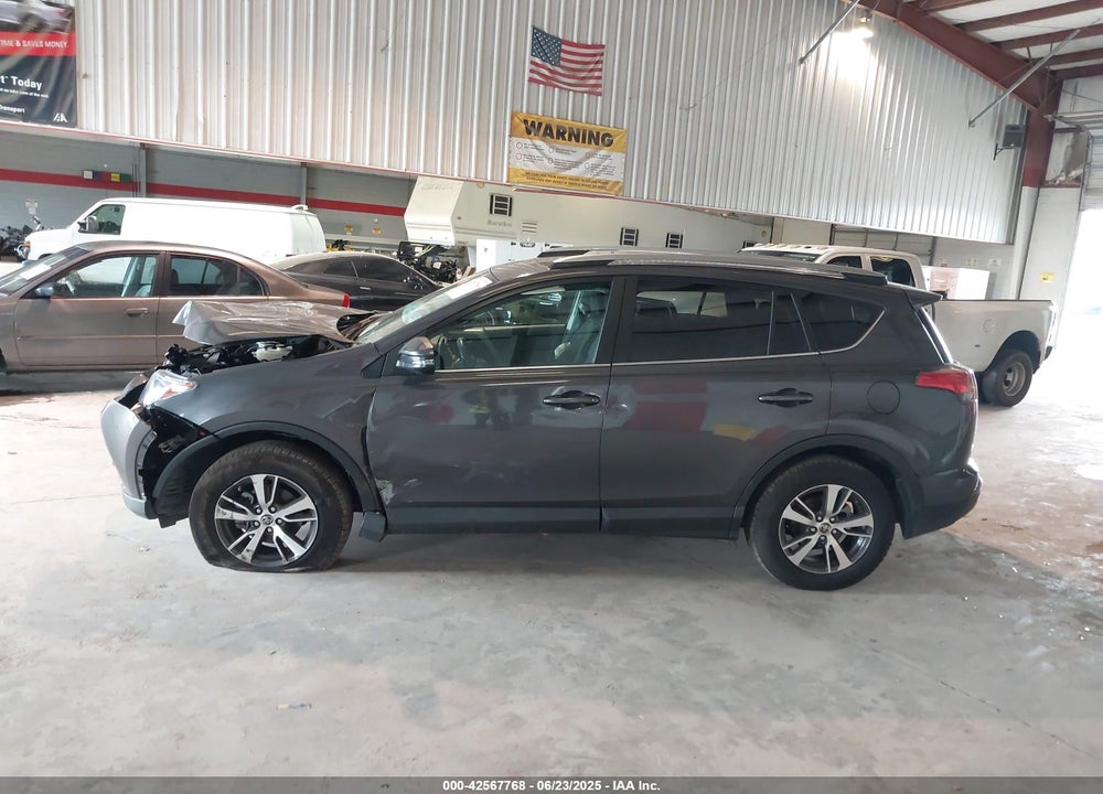 2018 TOYOTA RAV4 XLE VIN: 2T3WFREV1JW439979