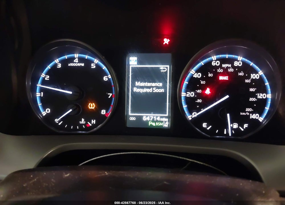 2018 TOYOTA RAV4 XLE VIN: 2T3WFREV1JW439979