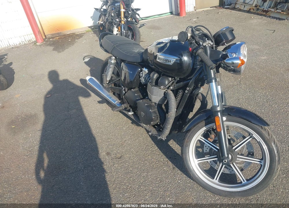 2014 TRIUMPH MOTORCYCLE BONNEVILLE VIN: SMT900K15ET635784